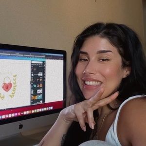 Meet your Posher, Shana